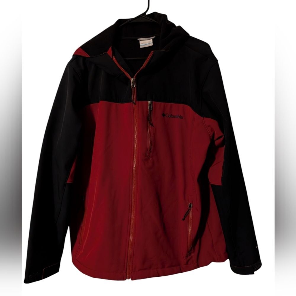 Men's Columbia Omni Wind Hooded Maroon Jacket, size XL
